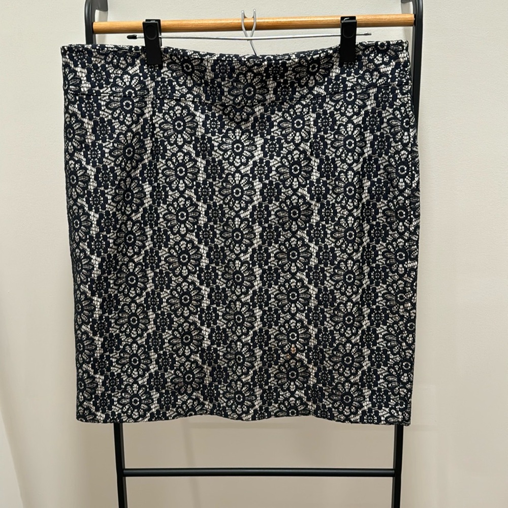 Floral Lace Pencil Skirt